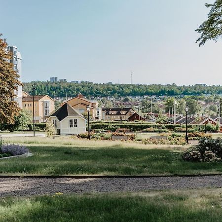 Slottsparken Motel Гускварна Екстер'єр фото