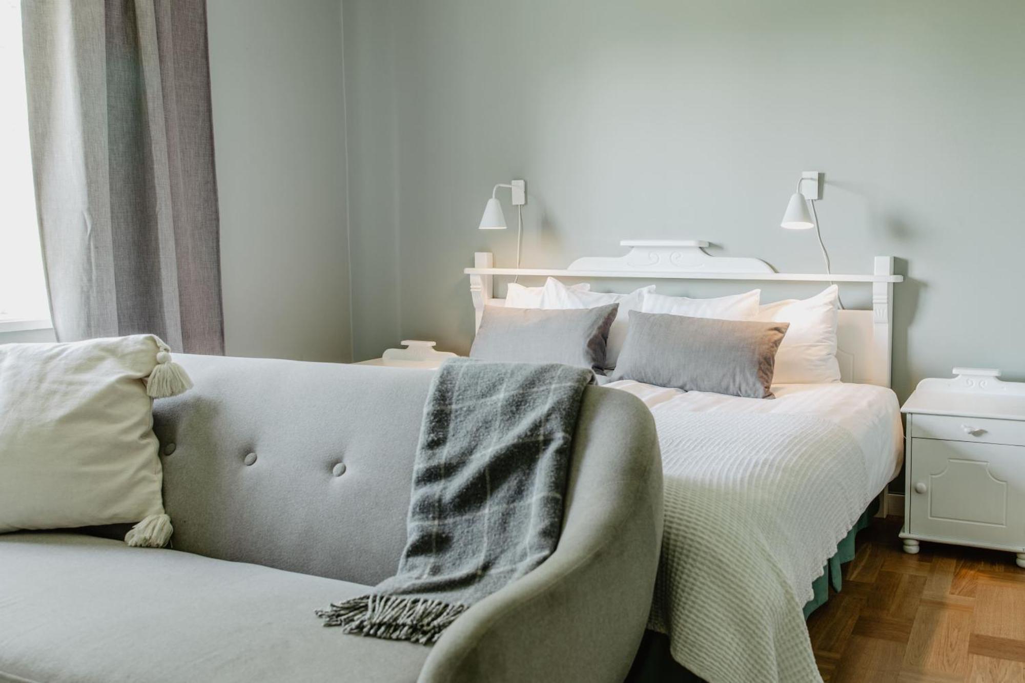 Slottsparken Motel Гускварна Екстер'єр фото