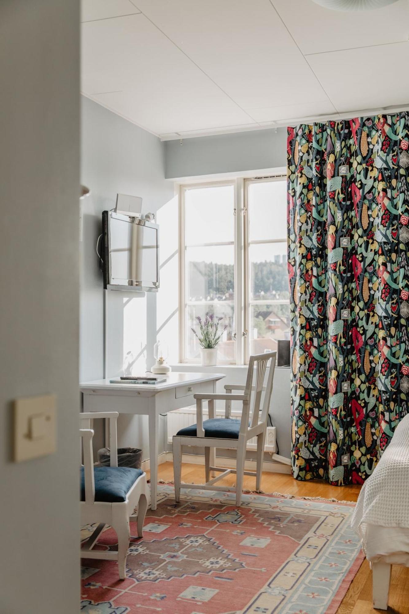 Slottsparken Motel Гускварна Екстер'єр фото