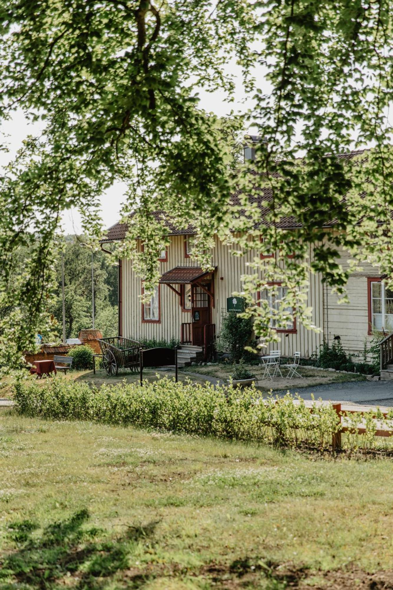 Slottsparken Motel Гускварна Екстер'єр фото
